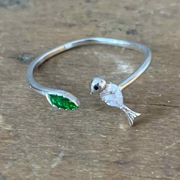 Silver and Zircon Ring with Bird and leaf | Barely worn | Size 7 - Picture 1 of 2